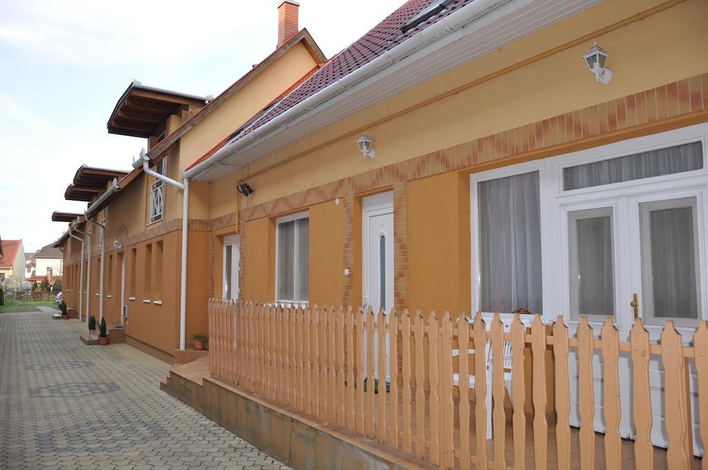 Jazmin Panzio Hotel Hajduszoboszlo Exterior photo