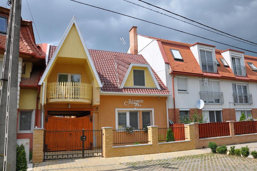 Jazmin Panzio Hotel Hajduszoboszlo Exterior photo