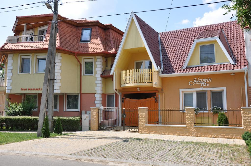 Jazmin Panzio Hotel Hajduszoboszlo Exterior photo